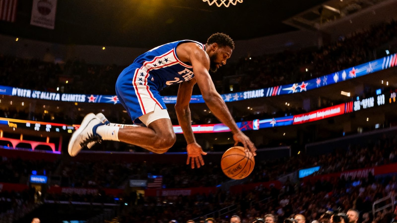 NBA全明星扣篮大赛中球员腾空而起，身体呈弓形准备暴扣，篮筐下方摄影师密集抓拍